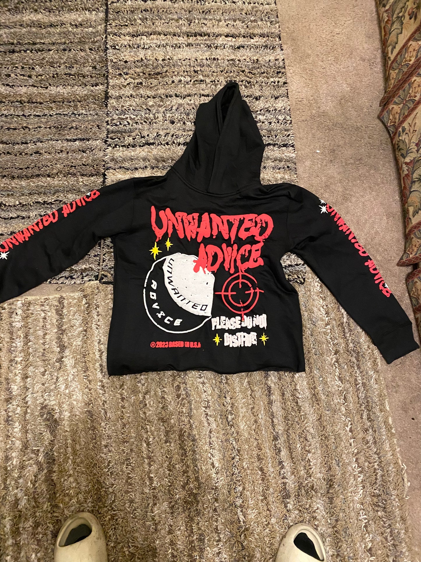 Unwanted Advice Cropped Hoodie Black/Red